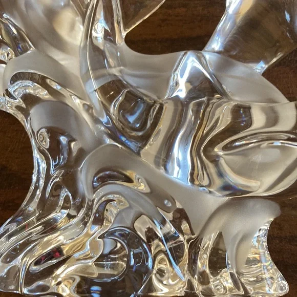 Trio Of Grace Lenox Crystal Dolphins With Frosted Waves Vintage from the 90’s - Picture 6 of 10